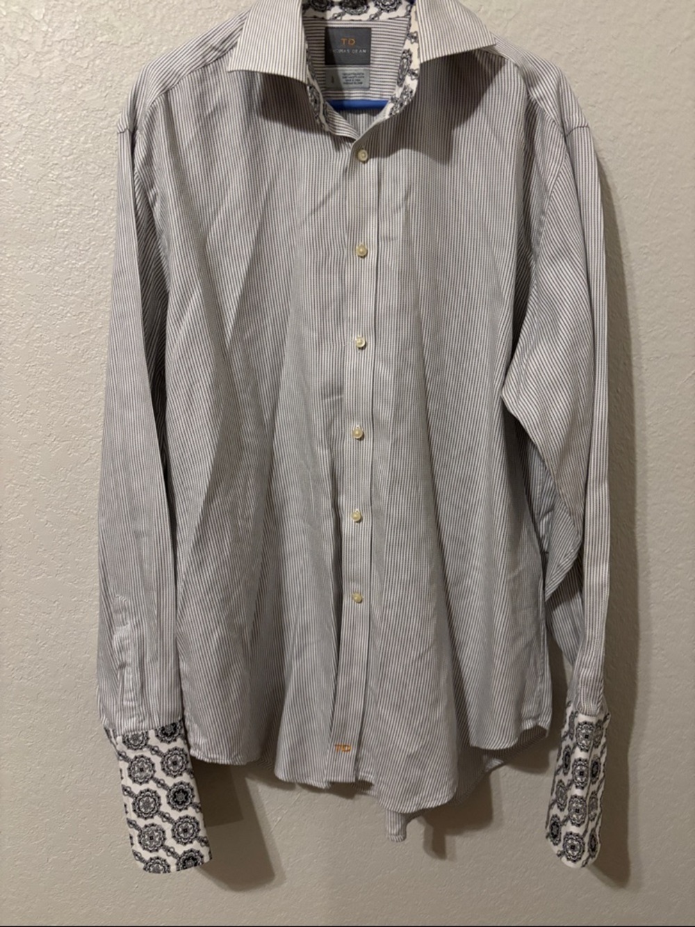 Thomas Dean Men's White and Black Pinstripe Dress Shirt with Patterned Cuffs